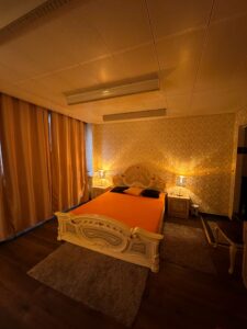 xoxo girls plainpalais27 -t Salon Prestige X Geneva