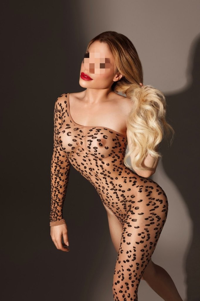 MISTRESS VIVIAN 12